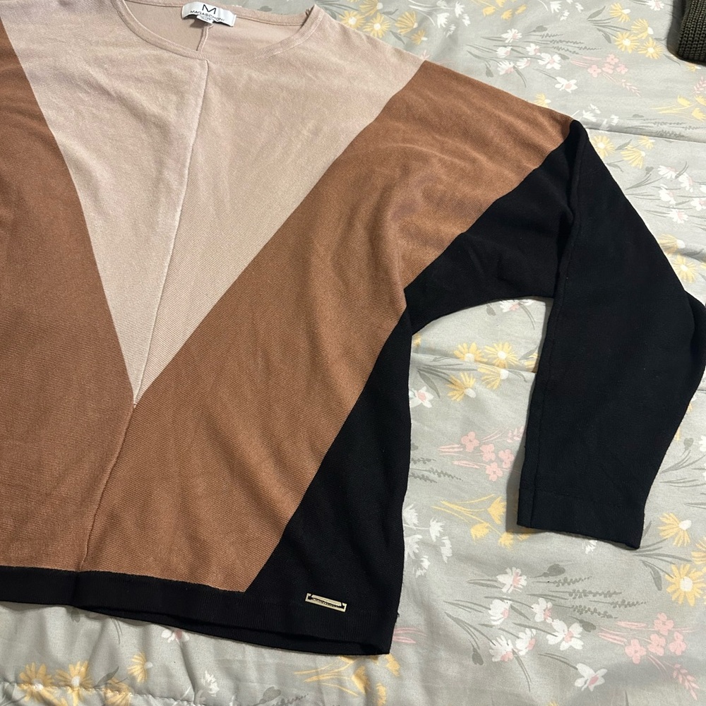 Geometric Color Block Sweater - Picture 2 of 4